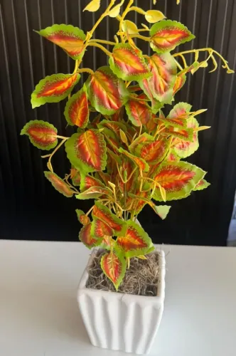 Arranjo de flores artificiais 