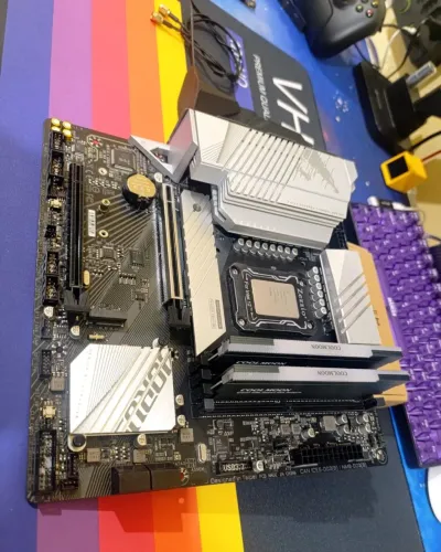 KIT DDR5 I5 13400 B660M AORUS ELITE AX 32GBS RAM TROCO POR KIT DDR4 + R$