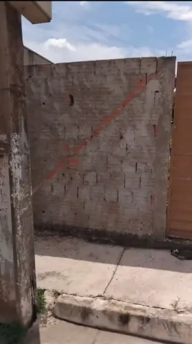 Vendo um terreno no Bairro Jardim Florianópolis