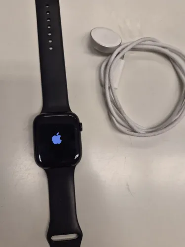 Apple watch S8