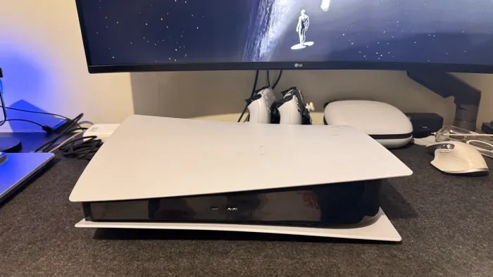 PlayStation 5 Digital (1TB SSD) + 2 Controles + Extras