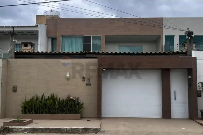Casa Duplex com 4 Quartos (2 Suítes) e Área Gourmet no Luiz Gonzaga.