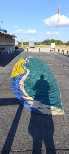 Parapente pra treino flexu1 pra vender logo acompanha saco de roubada