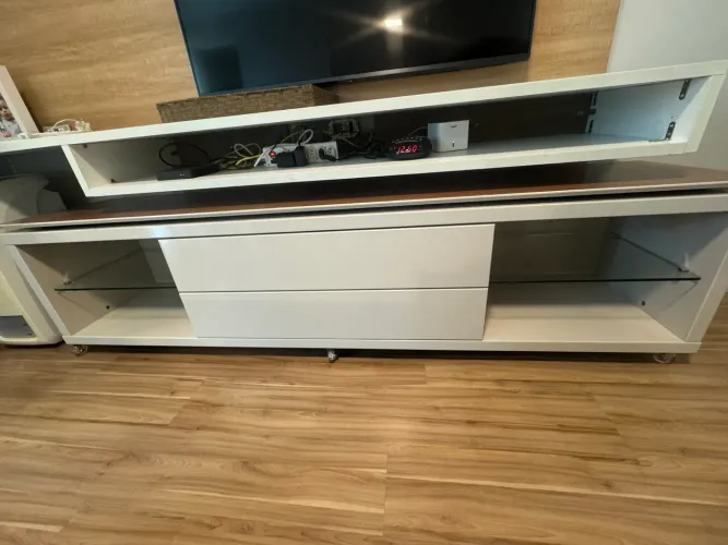 Rack para Sala em MDF - Off White com Tampo Amadeirado - 2,17m