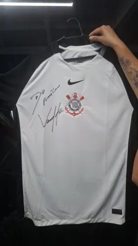 Camisa oficial autografada