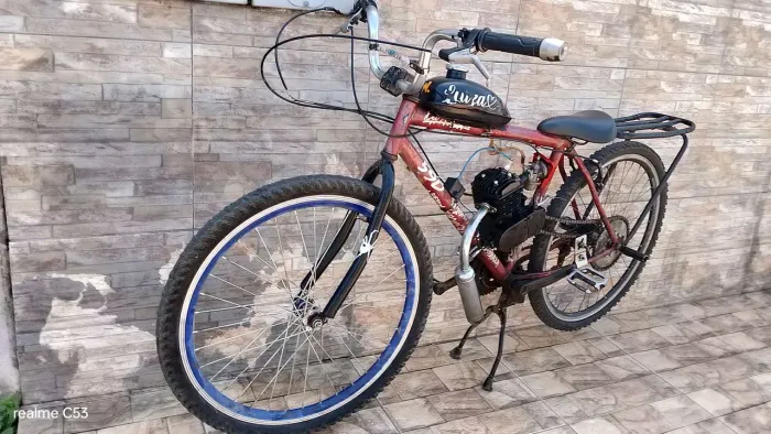 Bicicleta motorizada divido no cartão