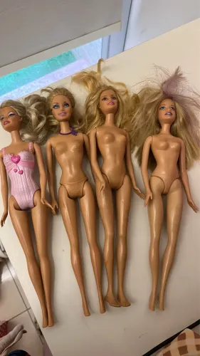 Barbies ?sucatas? originais Mattel