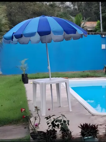 Guarda-sol com mesa