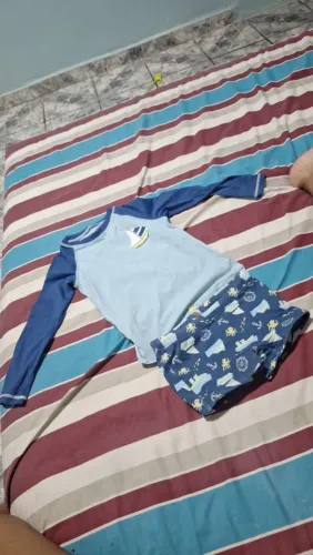 Roupas infantis menino.