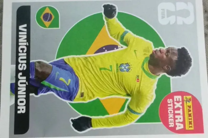 FIGURINHA VINICIUS JR PRATA