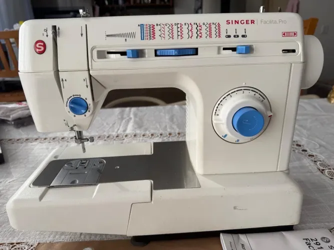 Maquina de costura Simger Pro 2918