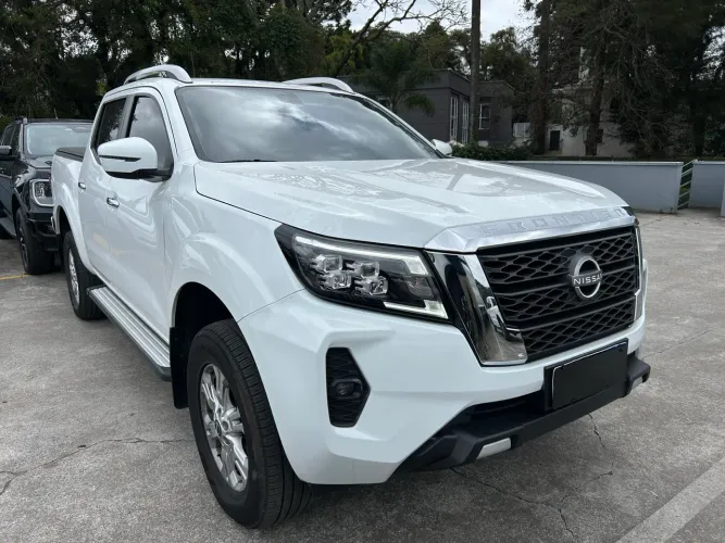 Nissan Frontier XE CD 4X4 2.3 Bi-TB Diesel Aut. 2025