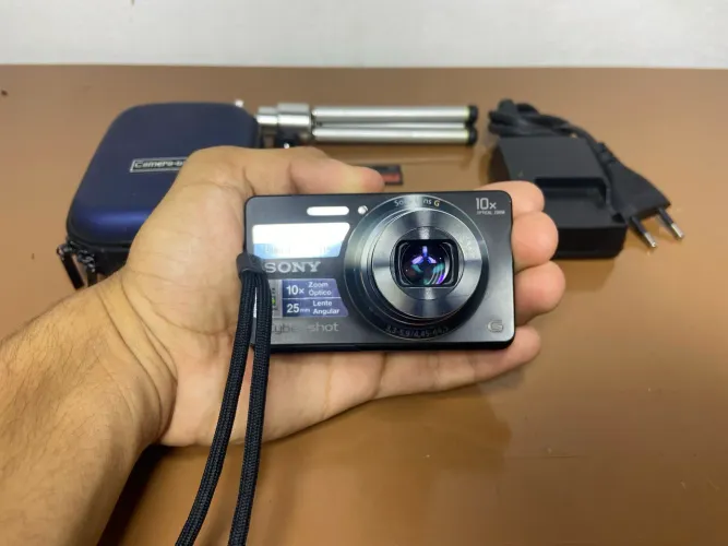 CyberShot Sony DSC-W690 16MP 10X Zoom - Completa