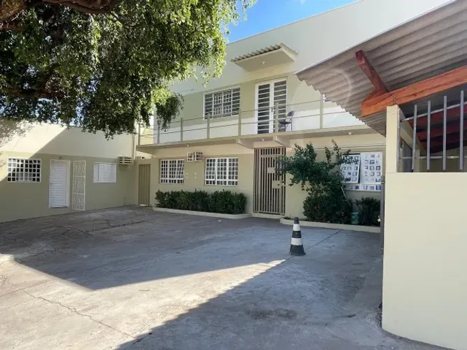 Kitnet próxima a UFMT e Shopping 3 Américas - Quarto, sala e banheiro. 25 m²