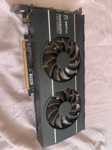 Placa de video RADEON 2 GB