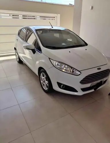 Ford Fiesta 1.6 16V Flex Aut. 5P 2014