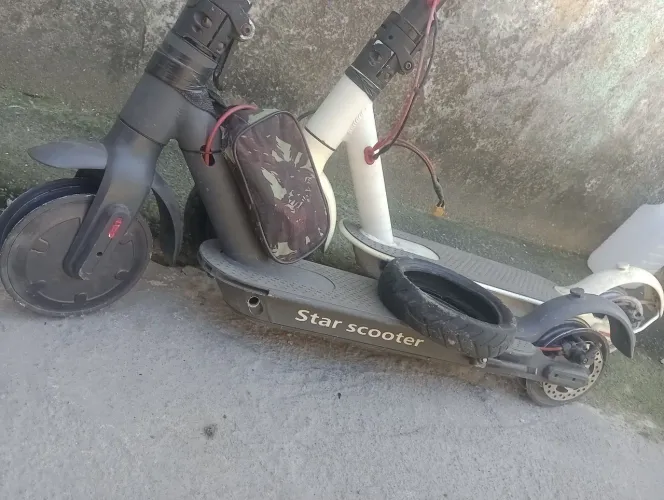 2 Patinete elétrico para retirar peças 