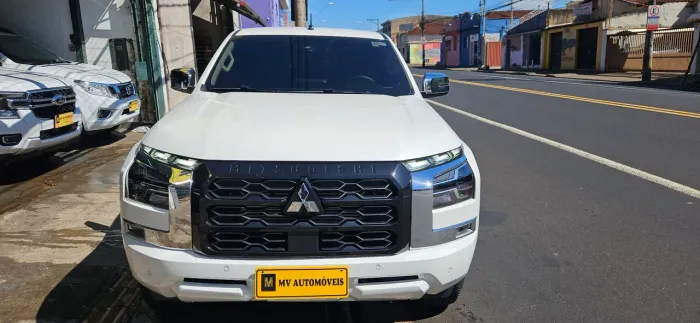 Mitsubishi TRITON HPE-S 2.4 CD 4X4 TB Diesel Aut. 2026