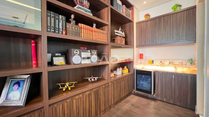 Sobrado Comercial para Venda ou locação no Setor Bueno 332m² 15 Salas Av. T-3 próximo a