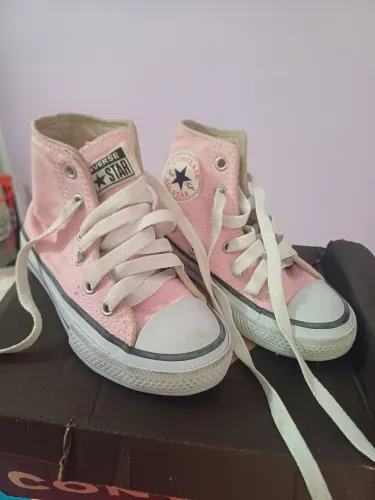 Tenis infantil estilo allstar
