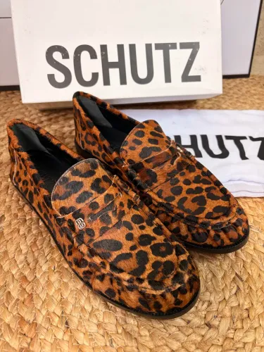 Mocassim em couro animal print schutz 37 (novo)