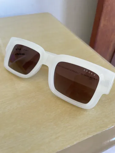 Óculos EVOKE novo em perfeito estado 