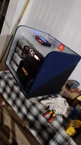 Técnico de som automotivo