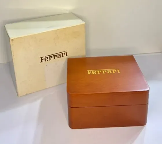 Estojo Original Ferrari em Madeira Luxo para relógios - Raro 