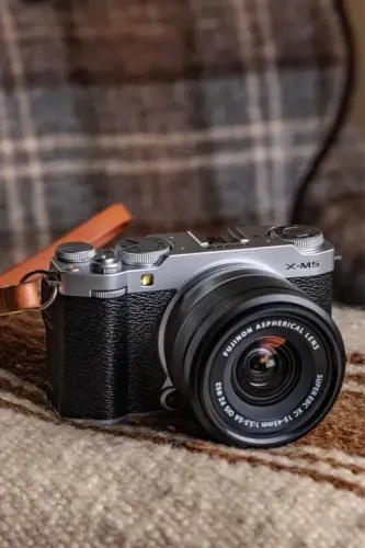 Fujifilm X-M5 Mirrorless Kit Lente XC 15-45mm f/3.5-5.6 - Filma 6.2k Open Gate 4.2.2 10-Bi