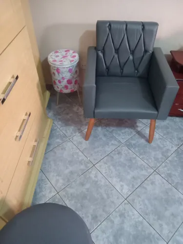 Poltrona de 1lugar nova na cor cinza