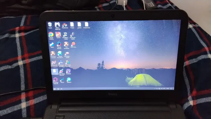 Nootbook com placa de vídeo 1gb
