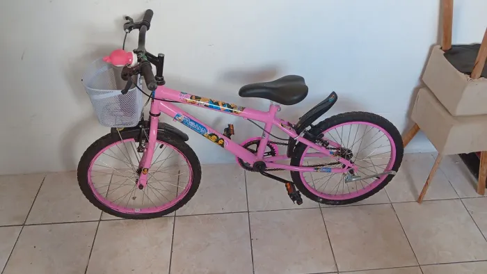 Bicicleta Nova Pouco Tempo de Uso ,motivo da venda Ficou pequena pra minha filha 