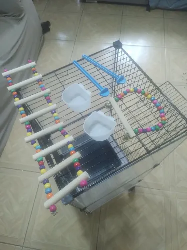 Gaiola para calopsitas já montada