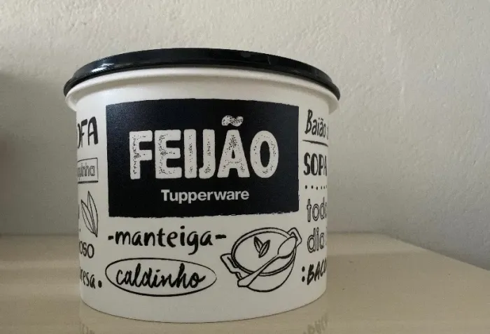 Tupperware Feijão