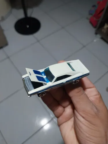 Hot Wheels '69 Dodge Charger da série Revealers de 2007