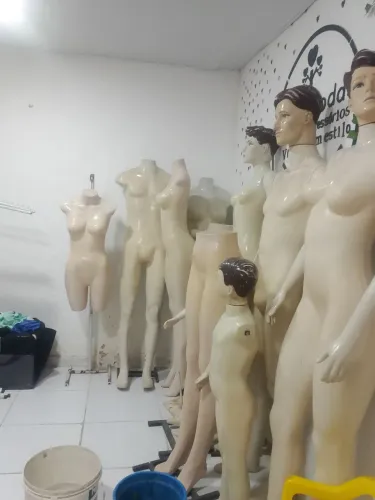 Manequins