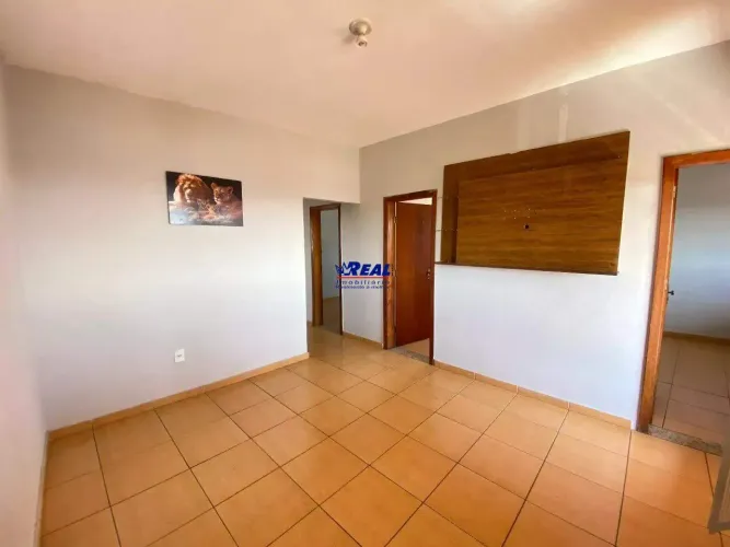 Casa 3 quartos (89m²) para aluguel no Barreiro Diamante | Quintal, varandas e 1 vaga