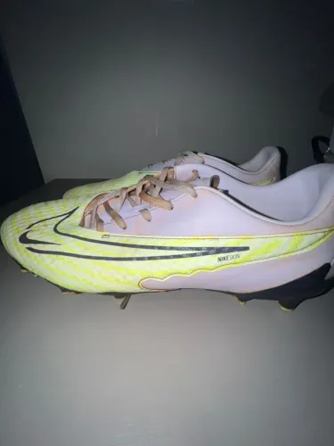 Chuteira Nike Phantom GX Academy Campo