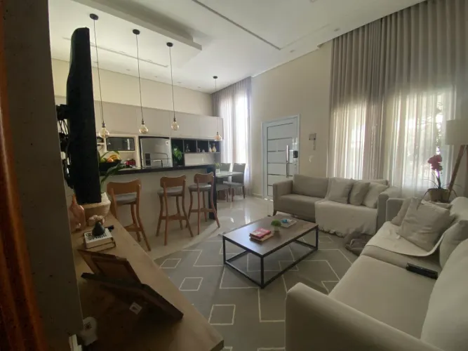 Casa Moderna em Condomínio | 3 Dorms (1 Suíte) | Planejados | Área Gourmet | R$ 920 Mil