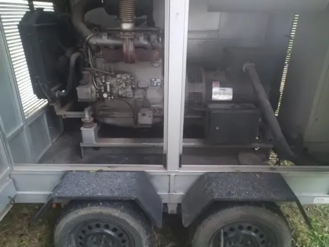 Gerador STEMAC 55/50 kVA (55kVA/50kVA) 2004