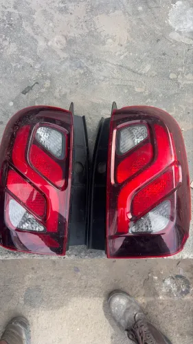 Lanterna traseira Duster 2022