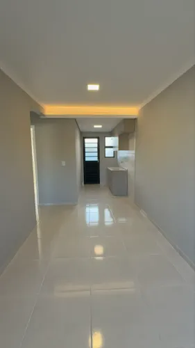 Casa recém-reformada em condomínio com piscina | Zona Norte Londrina | R$ 298 mil