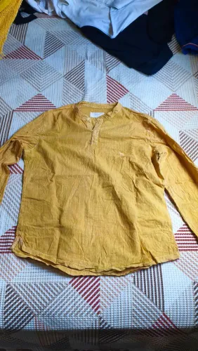 Camisas masculinas usadas em bom estado - cada uma por R$ 20