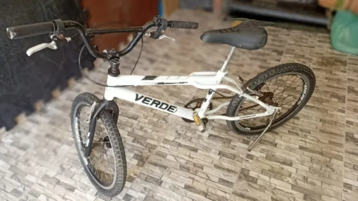 BICICLETA AR0 20 VERDEN TRUST ESTILO BMX