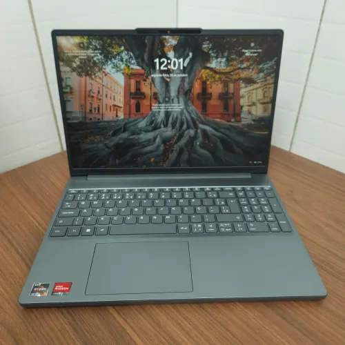 Lenovo Ideapad Slim 3 AMD Ryzen 7 7735HS 16GB 256GB Tela 15,3 FHD