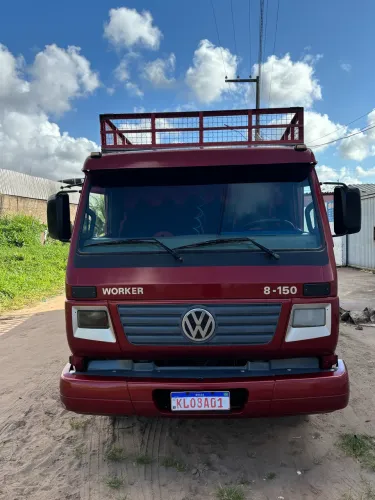 Caminhão carroceria VW