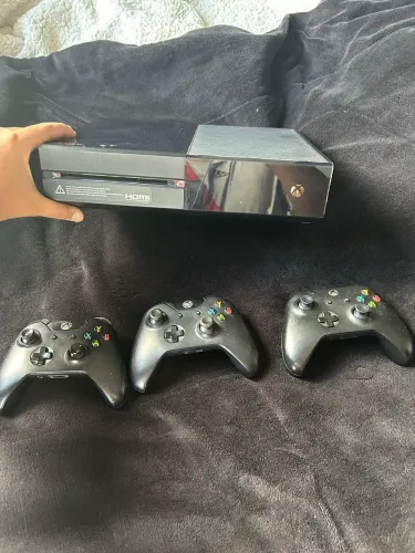 XBOX ONE FAT 500gb. Olhar a discrição!
