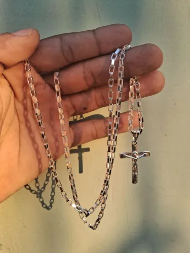 Vendo cordao de prata 925 cadeado com pinjente Jesus Cristo!!