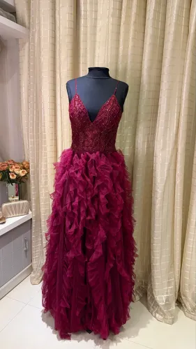 VESTIDO LONGO MARSALA BORDADO PEDRARIA FORMATURA, DEBUTANTE, MADRINHA, MÃE