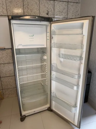 GELADEIRA 110 USADA